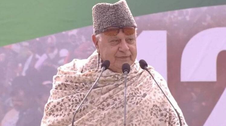 ममता की मेगा रैली को संबोधित करते हुए फारूक अब्दुल्ला (फोटो-ट्विटर)