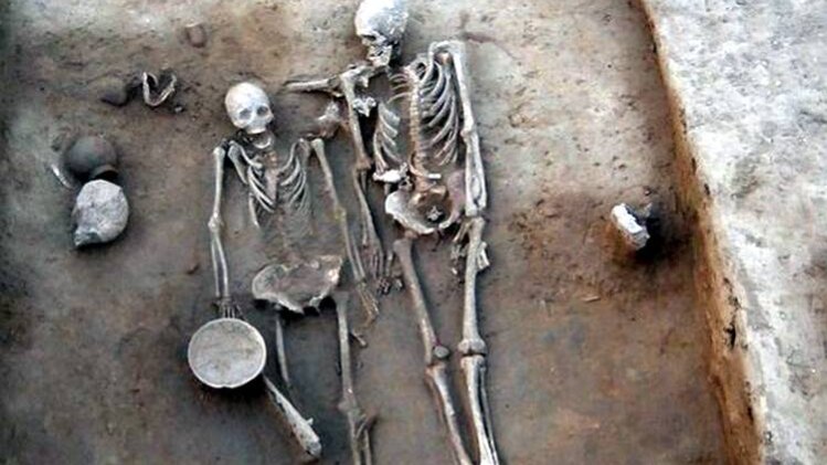 हड़प्पाकालीन युगल कब्र (Photo:vasant shinde)