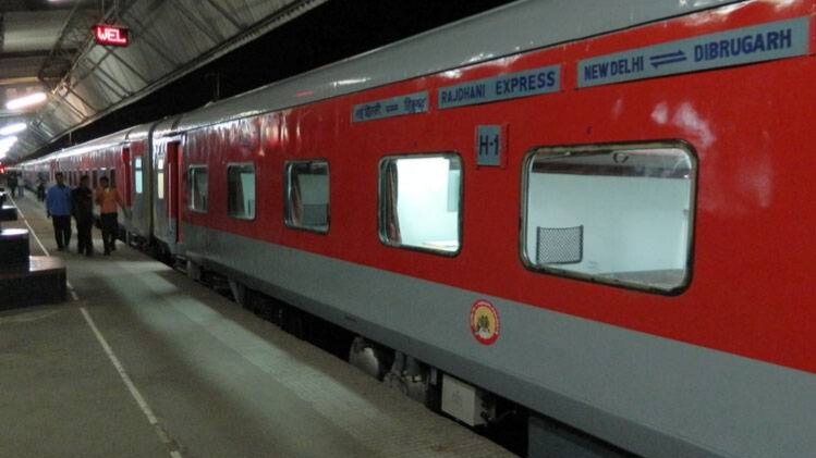 रेल मंत्री पीयूष गोयल ने जारी किया निर्देश (फाइल फोटो-PTI)