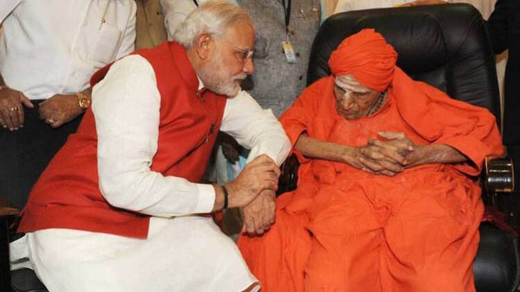 प्रधानमंत्री नरेंद्र मोदी ने डॉ. शिवकुमार स्वामी के साथ शेयर की तस्वीर