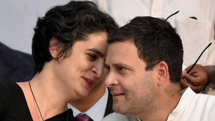 राहुल गांधी के साथ प्रियंका (फोटो : पीटीआई)