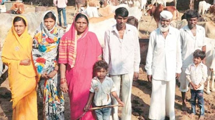 Shabbir Sayyad and his family (Courtesy- India Today)