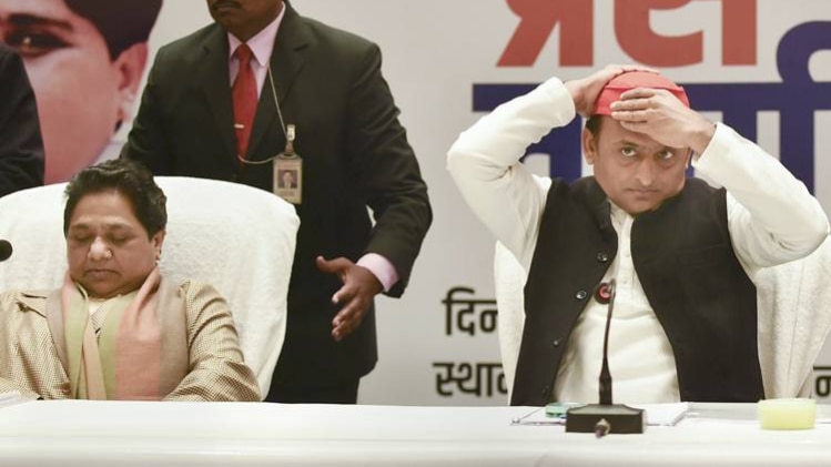 समाजवादी पार्टी और बहुजन समाज पार्टी के बीच गठबंधन का ऐलान (फोटो-PTI)