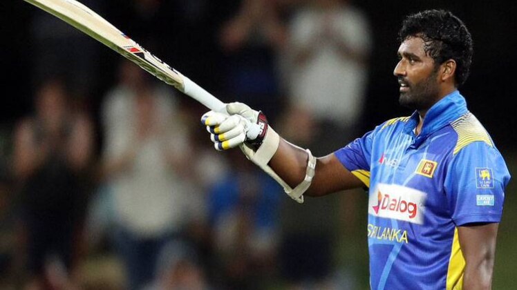 Thisara Perera smashes a fiery 74-ball 140 