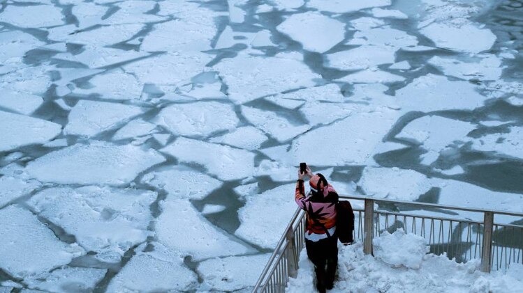 अमेरिका में जमी बर्फ (तस्वीर- REUTERS)