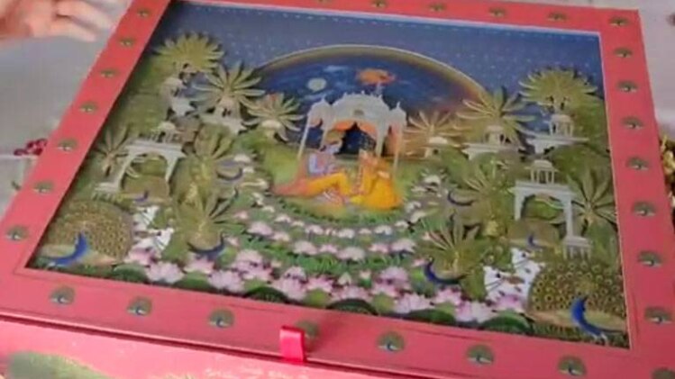 आकाश अंबानी की शादी का कार्ड