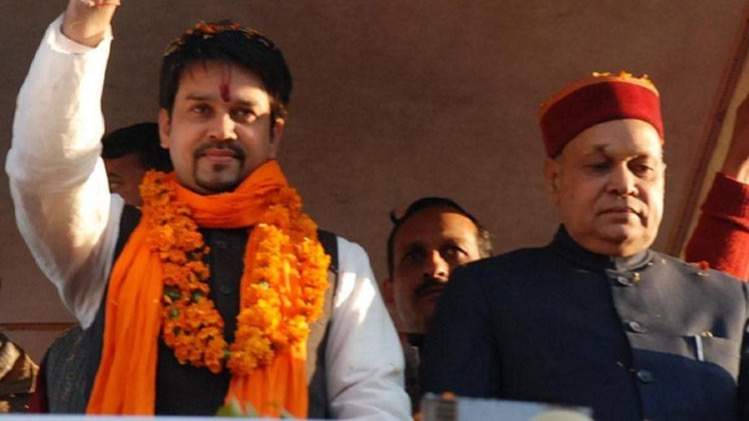 प्रेम कुमार धूमल के साथ अनुराग ठाकुर (फाइल फोटो)