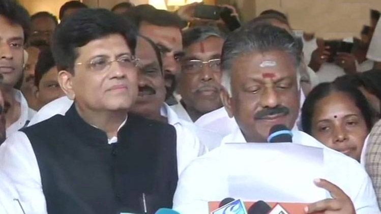 कंद्रीय मंत्री पीयूष गोयल और उपमुख्यमंत्री ओ पन्नीरसेल्वम (फोटो-एएनआई)