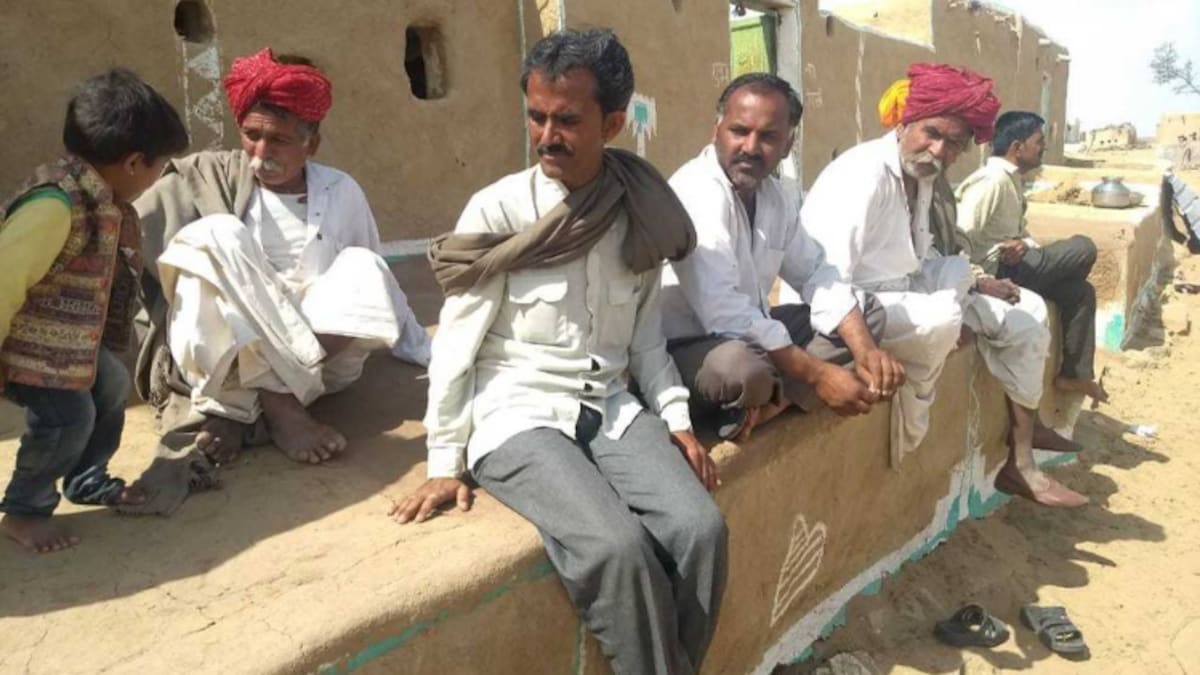 भारत की सीमा से सटे पाकिस्तान के गांव में क्यों पसरा है सन्नाटा? - ground report pakistani village border punjab rajasthan ifa air strike pulwama attack atrc - AajTak