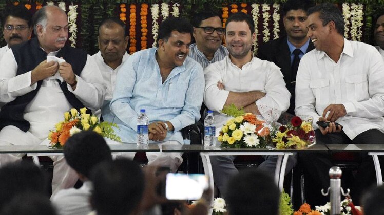 गुरुदास कामत, संजय निरुपम, राहुल गांधी, मिलिंद देवड़ा (फोटो- credit Getty Images)