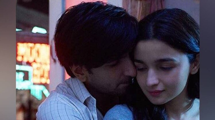 रणवीर स‍िंह-आल‍ि‍या  PHOTOS- Twitter