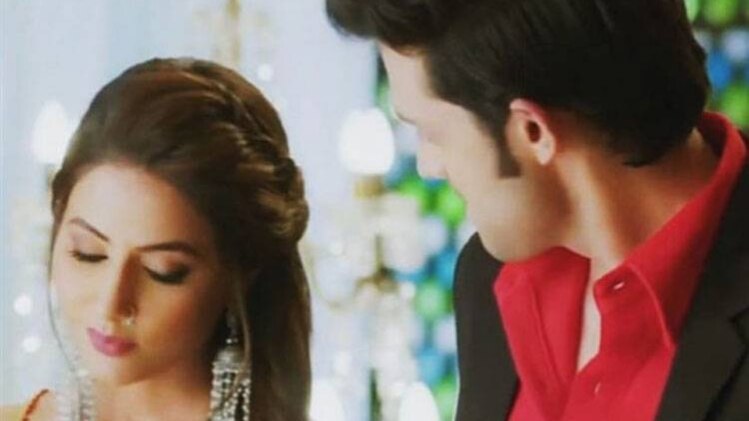 अनुराग और कोमोलिका