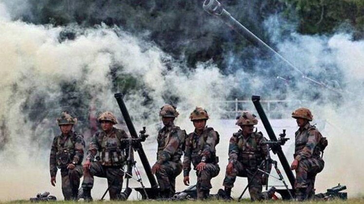 सैनिकों से लेकर हथियारों तक भारत पाकिस्तान पर भारी है (फाइल फोटो)