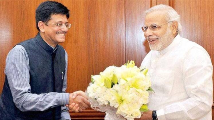 वित्त मंत्री पीयूष गोयल ने पीएम मोदी की महत्वकांक्षी योजनाओं का पैसा कम किया है. 