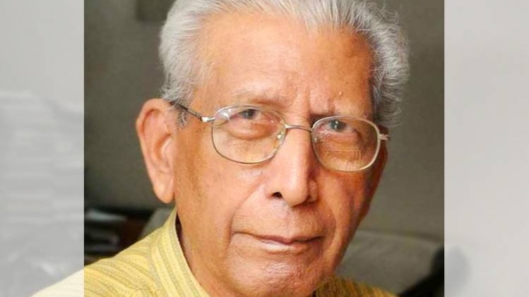 हिंदी साहित्य के शिखर आलोचक नामवर सिंह [फोटोः फेसबुक ]