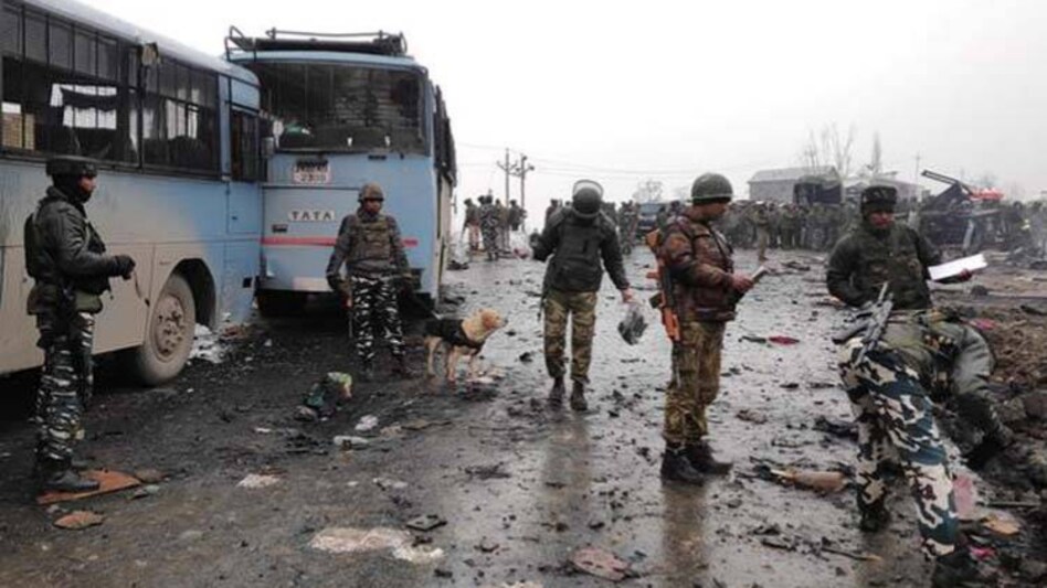 पुलवामा आतंकी हमले पर बोला पाक, हमें ऐसे न घसीटे भारत - pakistan denies allegations pulwama terror attack by jem - AajTak