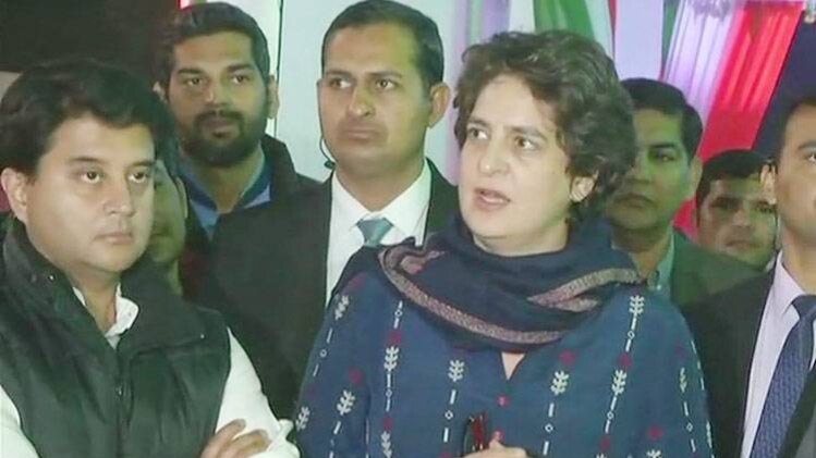 ज्योतिरादित्य सिंधिया के साथ प्रियंका गांधी (फोटो- ANI)