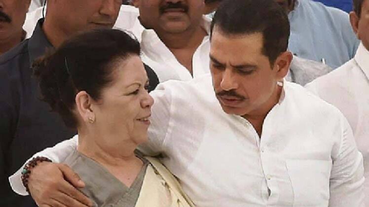 रॉबर्ट वाड्रा और उनकी मां