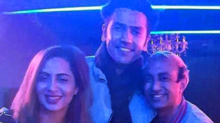 अर्शी खान, रोमिल चौधरी, आकाश डडलानी (इंस्टाग्राम)