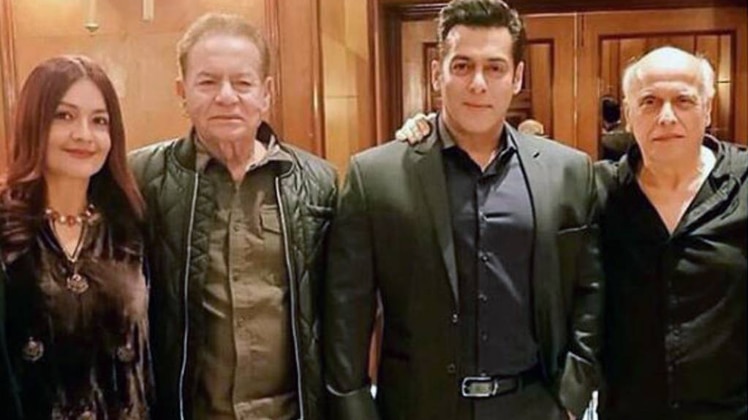 पूजा भट्ट-सलीम खान-सलमान-महेश भट्ट  PHOTOS- Twitter