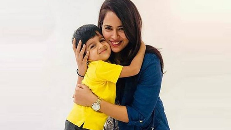 समीरा रेड्डी अपने बेटे के साथ (इंस्टाग्राम)