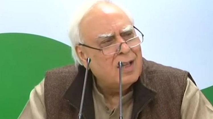 कांग्रेस नेता कपिल सिब्बल ने कई आरोप लगाए (फोटो-ट्विटर)
