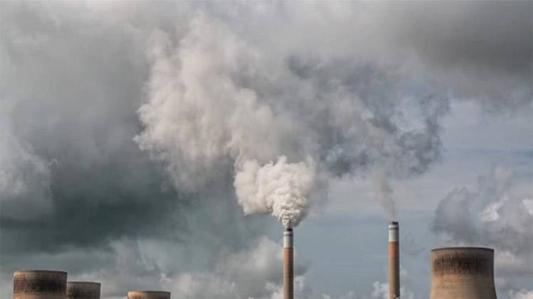 छह अरब से अधिक लोग इतनी प्रदूषित हवा में सांस ले रहे हैं,  (फाइल फोटो)