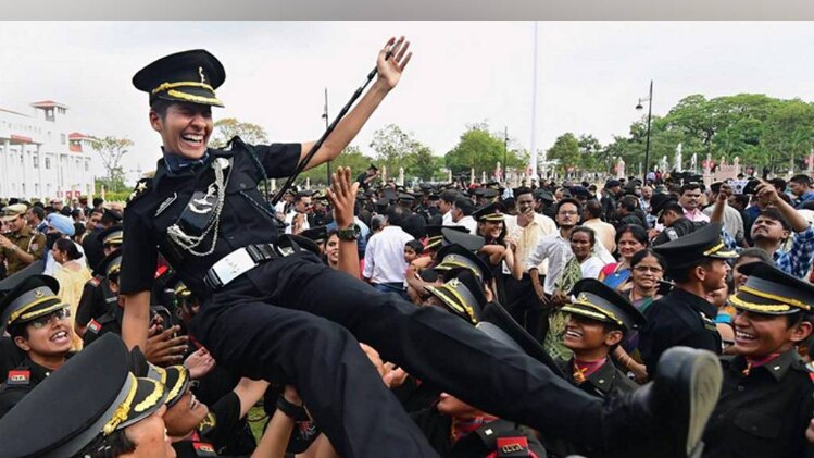  कैडेट्स