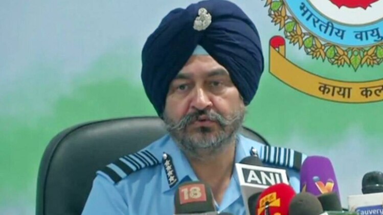 वायुसेना प्रमुख बीएस धनोआ