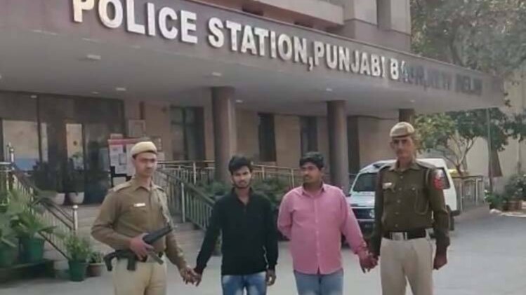 गिरफ्तार कैब लुटेरा (फोटो-हिमांशु मिश्रा)