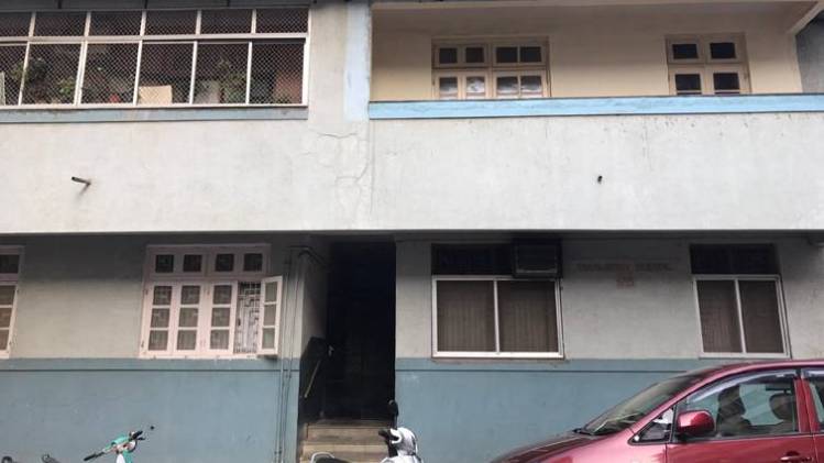 एक शर्त के कारण 11 साल से खाली पड़ा है ये फ्लैट