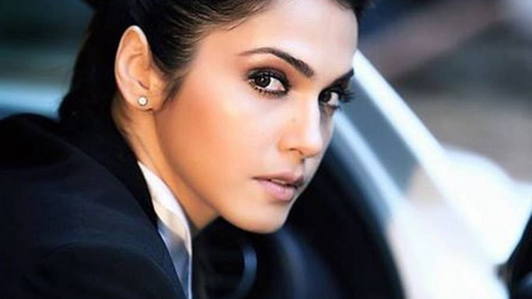 ईशा कोपिकर (इंस्टाग्राम)