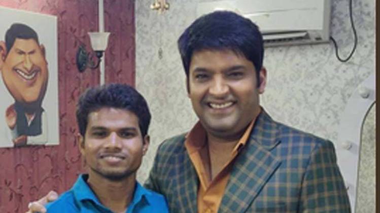 कपिल शर्मा अपने फैन के साथ