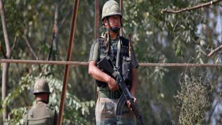 कश्‍मीर में तैनात सुरक्षाबल जवान.(file)