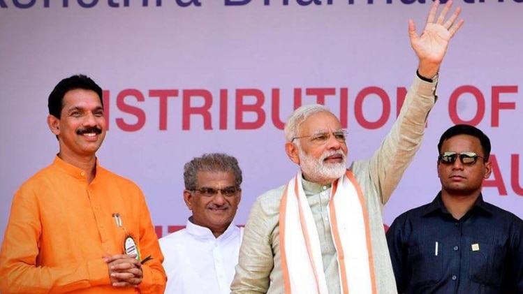 पीएम मोदी के साथ बीजेपी सांसद नलिन कुमार कटील (फोटो- फेसबुक)