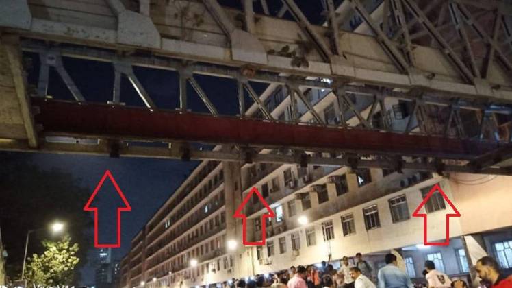 मुंबई हमले के दौरान कसाब ने दूसरी तरफ भागने के लिए इसी पुल का इस्तेमाल किया था