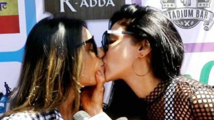 निया शर्मा- रेहना पंडित (फोटो- सोशल मीडिया)