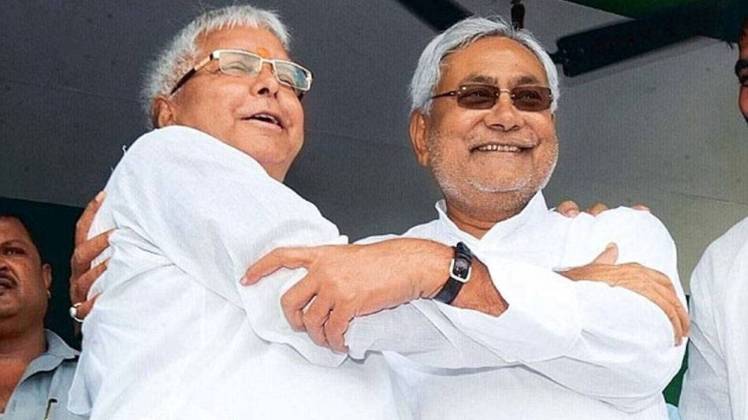 लालू प्रसाद यादव और नीतीश कुमार (फोटो-फाइल)