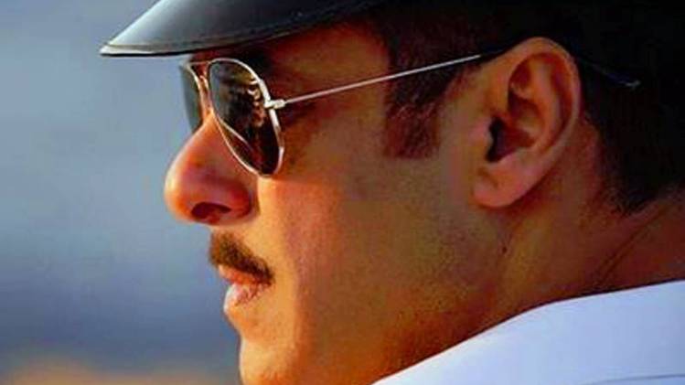 सलमान खान, भारत में कई अलग अलग लुक में नजर आने वाले हैं. 