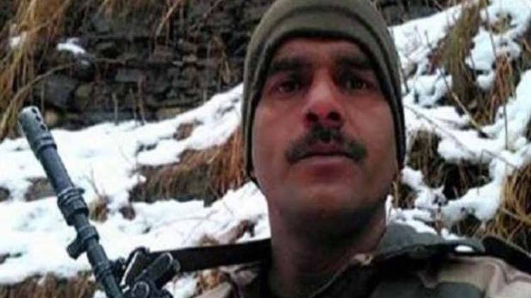 बर्खास्त BSF जवान तेज बहादुर यादव