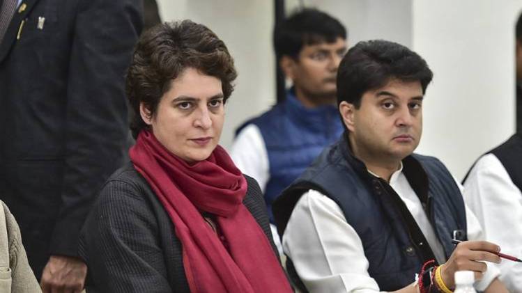 गठबंधन में सेंध, कांग्रेस में शामिल हुए सपा-बसपा के 4 पूर्व विधायक
