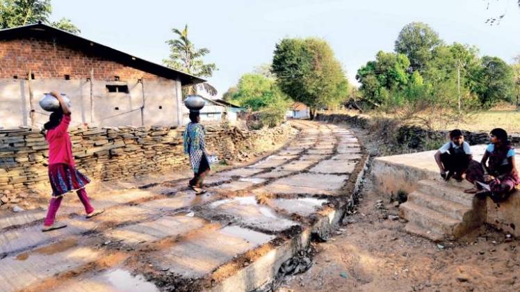  टिकाऊ सड़क प्रधानमंत्री ग्रामीण सड़क योजना-1 के लिए अब केंद्र और राज्य 60:40 के अनुपात में धन देते हैं