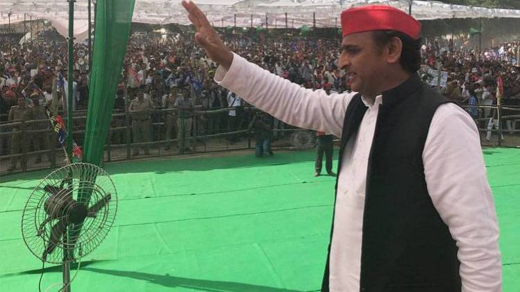 अखिलेश का प्रधानमंत्री पर वार