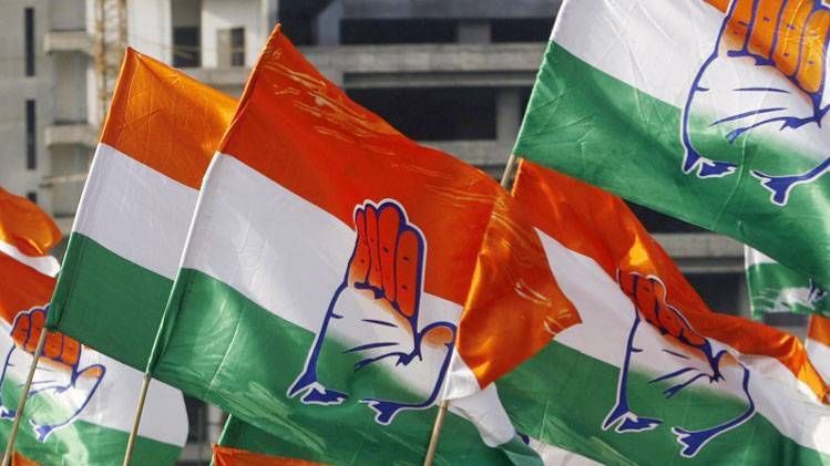 आयोग ने कांग्रेस के 9 में से 6 विज्ञापन खारिज कर दिए हैं.