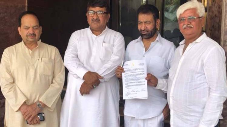 मतीन अहमद, शोएब इकबाल, हसन अहमद और आसिफ मोहम्मद खान 