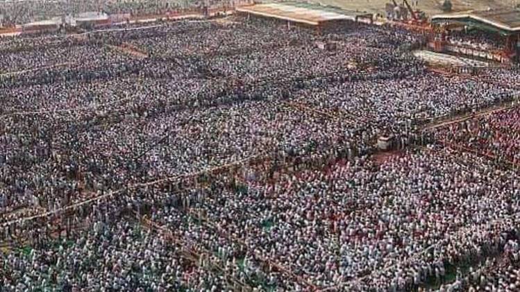 सोशल मीडिया पर वायरल हो रही तस्वीर