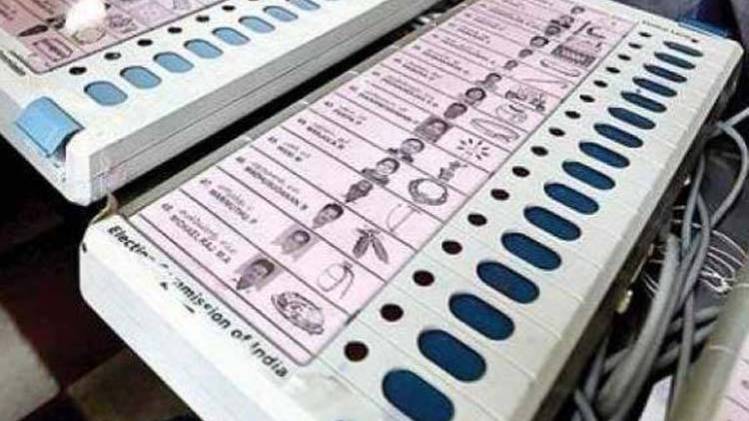 इलेक्ट्रॉनिक वोटिंग मशीन (फोटो-इंडिया टुडे आर्काइव)