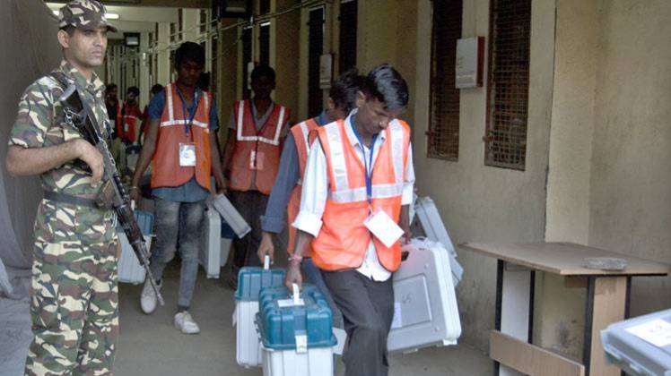 पहले चरण का चुनाव प्रचार थम गया है. 