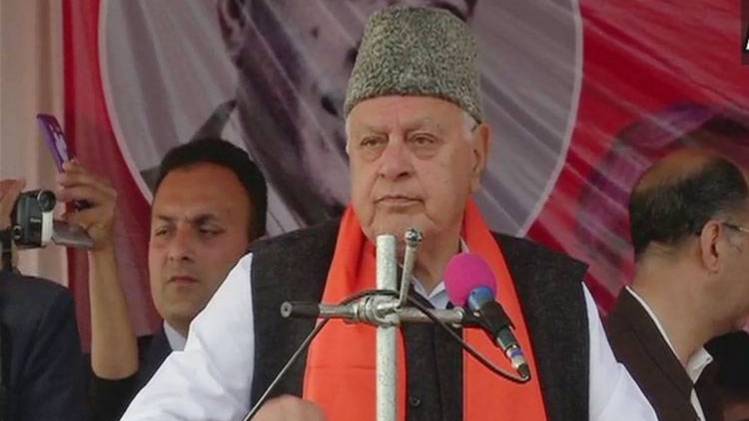 आरएसएस पर निशाना साधते हुए फारूक अब्दुल्ला (फोटो- एएनआई)