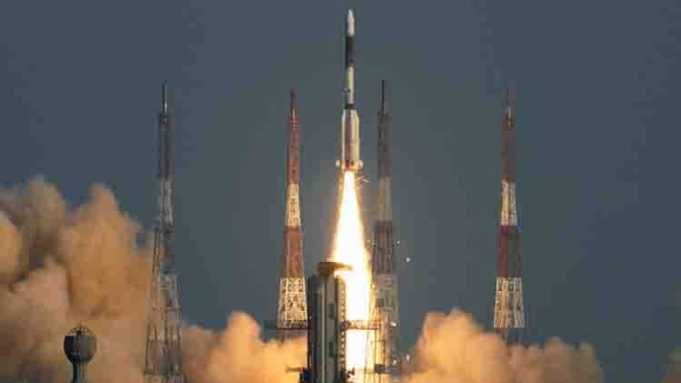 जीसैट की लॉन्चिंग करता इसरो. (FILE)
